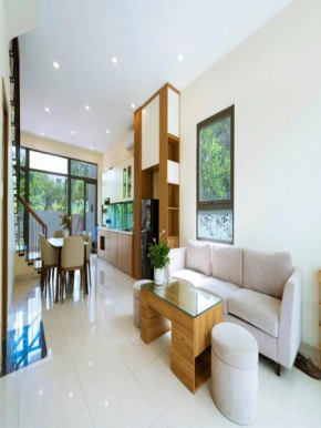 Villa 4 phòng ngủ - Đầy đủ tiện nghi - Cạnh biển - Trung tâm Bãi Cháy